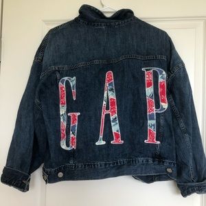 Retro cropped and embroidered GAP jean jacket